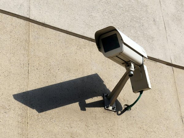 Comment choisir la meilleure caméra de surveillance pour une sécurité accrue à domicile?